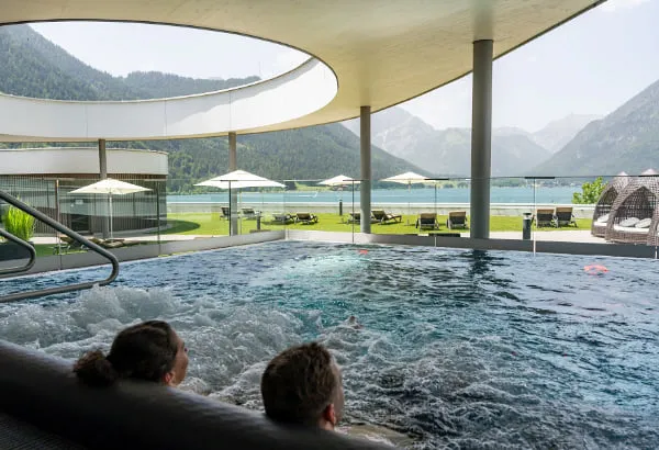 Dachterrasse mit Blick in die Berge